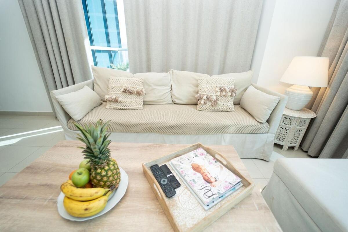 Aws Holiday Homes - Prime Apartment Near The Beach Dubaj Kültér fotó