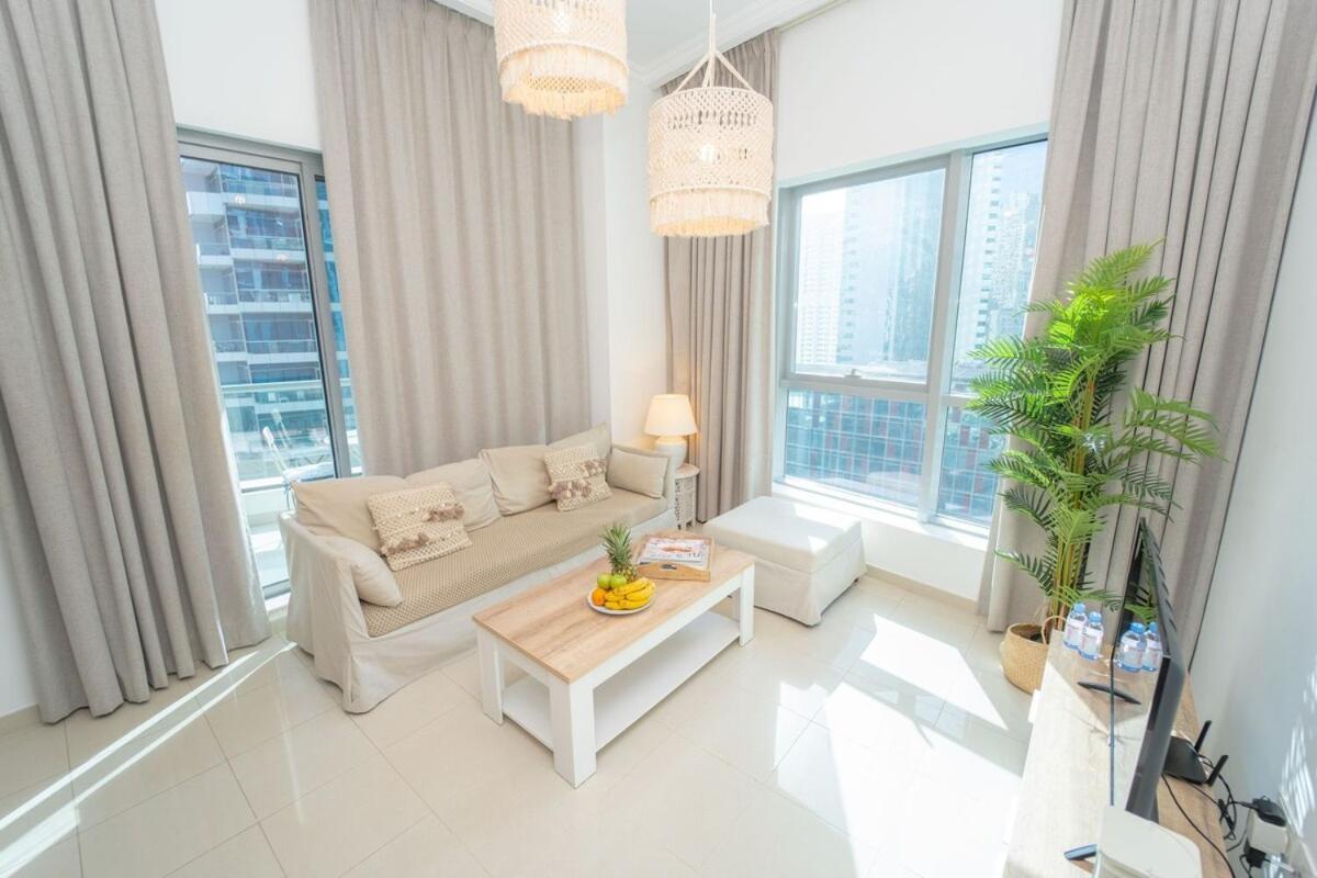 Aws Holiday Homes - Prime Apartment Near The Beach Dubaj Kültér fotó