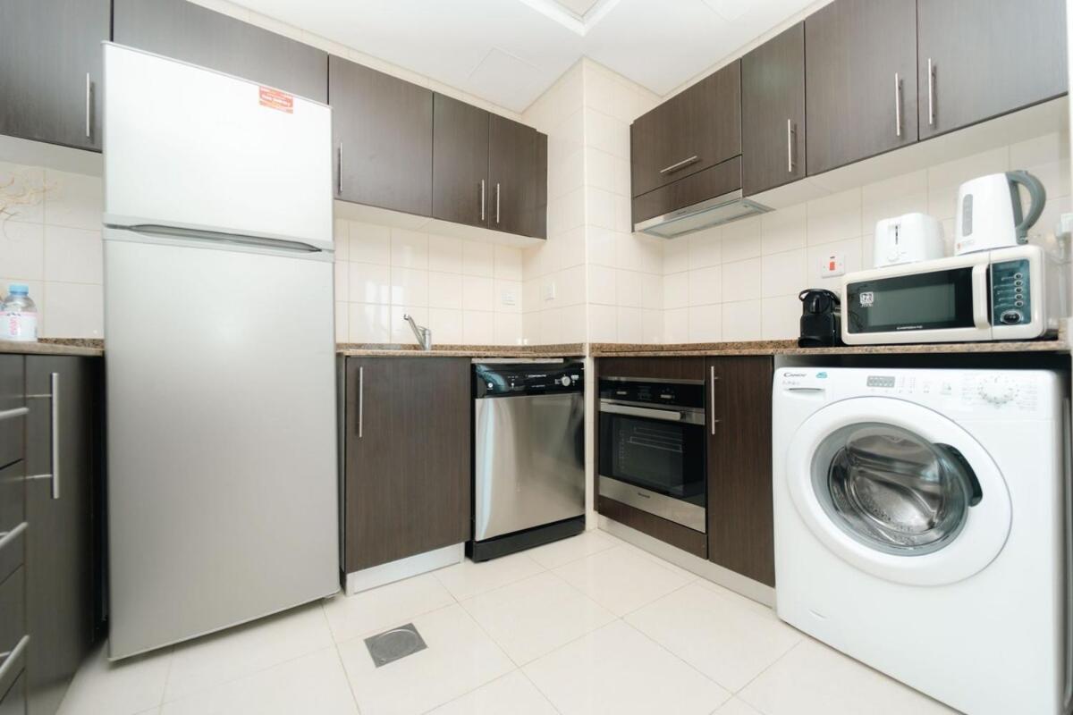 Aws Holiday Homes - Prime Apartment Near The Beach Dubaj Kültér fotó